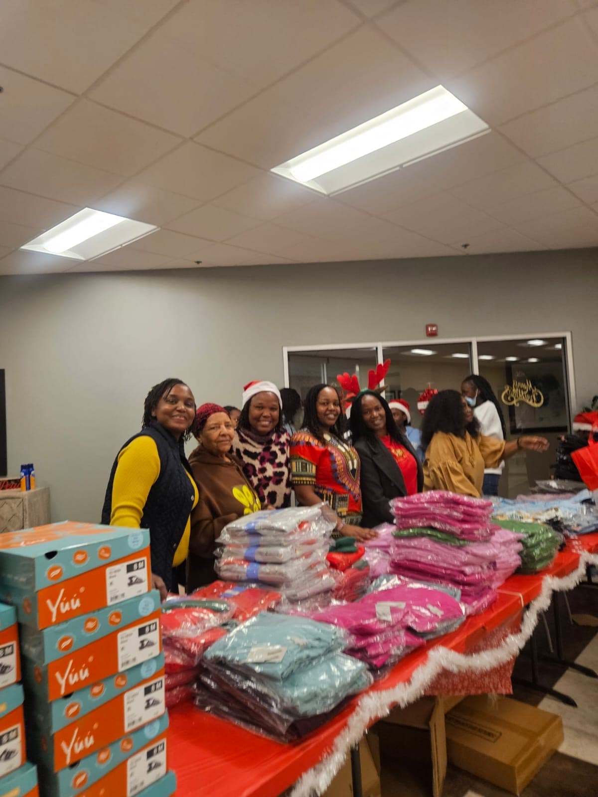 Volunteer collage photo 6